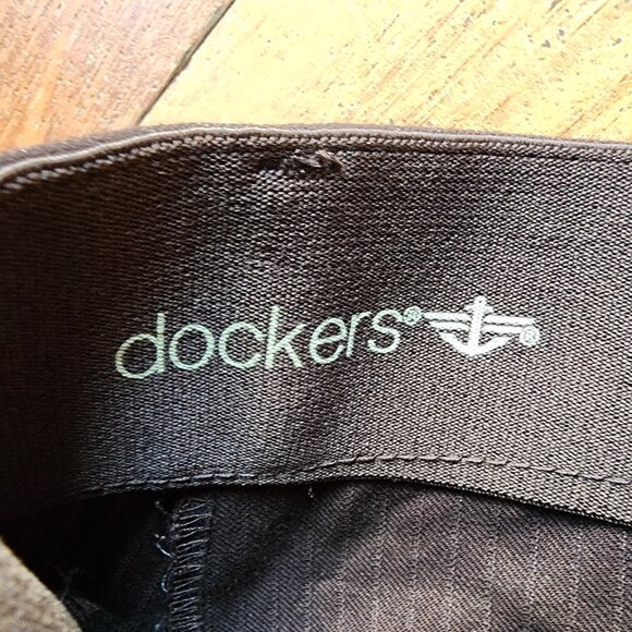 Dockers Brown Pin Stripe Straight Leg Trousers Size 14S - Picture 15 of 15